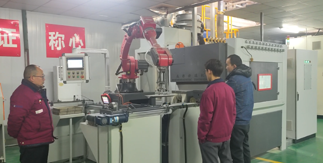 青海喷砂机在模具清理中的专业应用